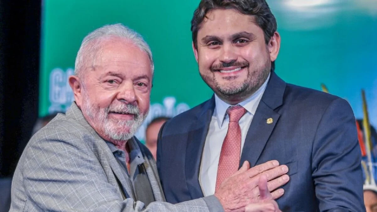 Ministro de Lula indiciado; e operação da PF contra desvios do fundo partidário