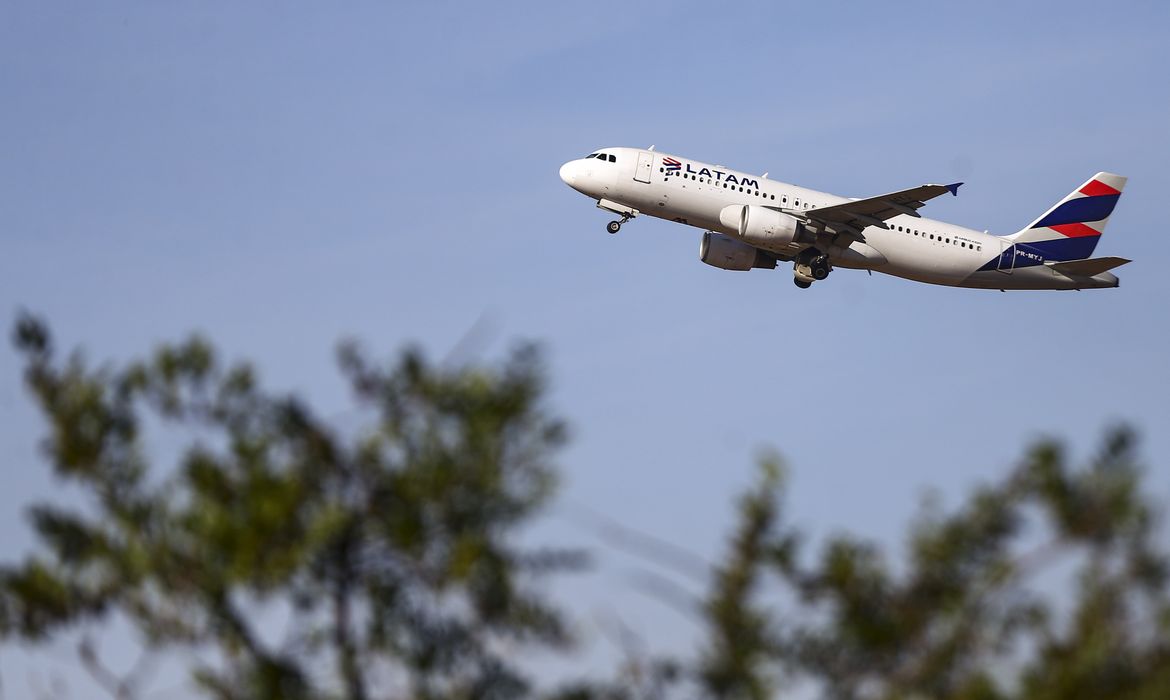 Anac propõe multa por CO? não reduzido na aviação | Eco Braziliense - 