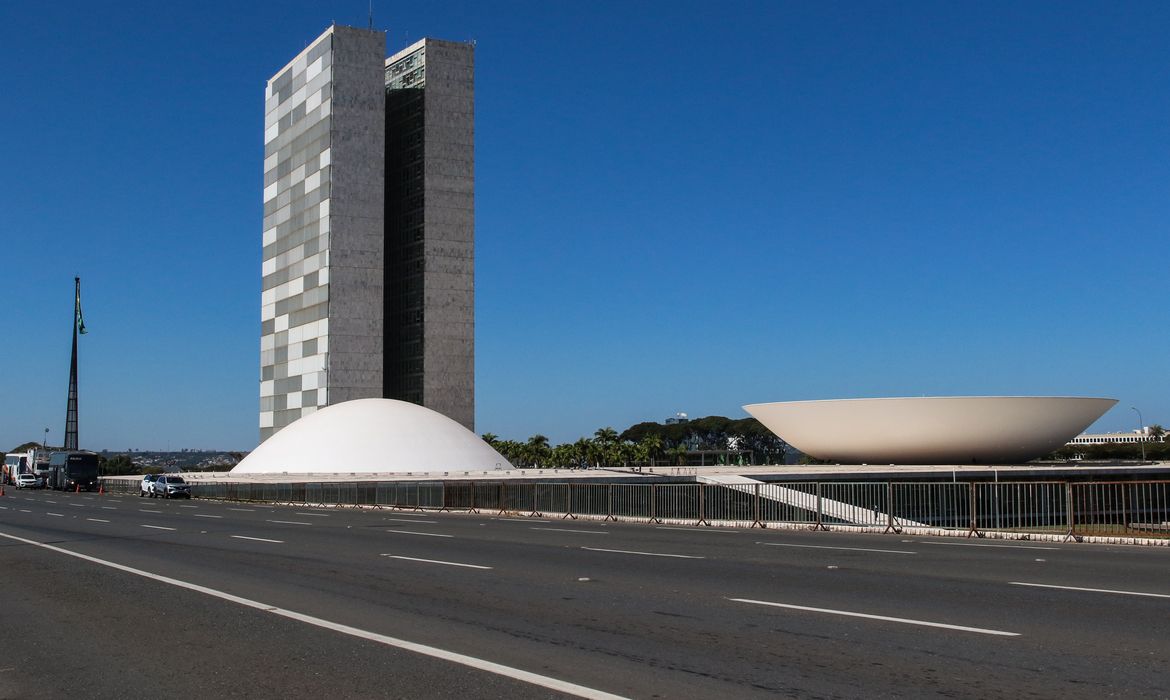 Veja quem são os 38 políticos eleitos com infrações ambientais - 