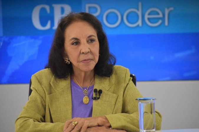 Abadia confirma candidatura a deputada federal, com foco na área social | Em alta na política - 