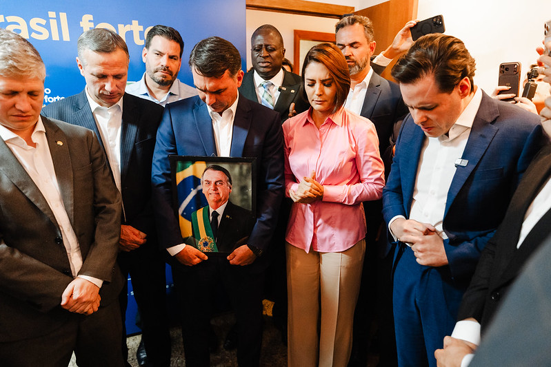 Michelle avalia participação na largada da campanha de Flávio Bolsonaro no Rio