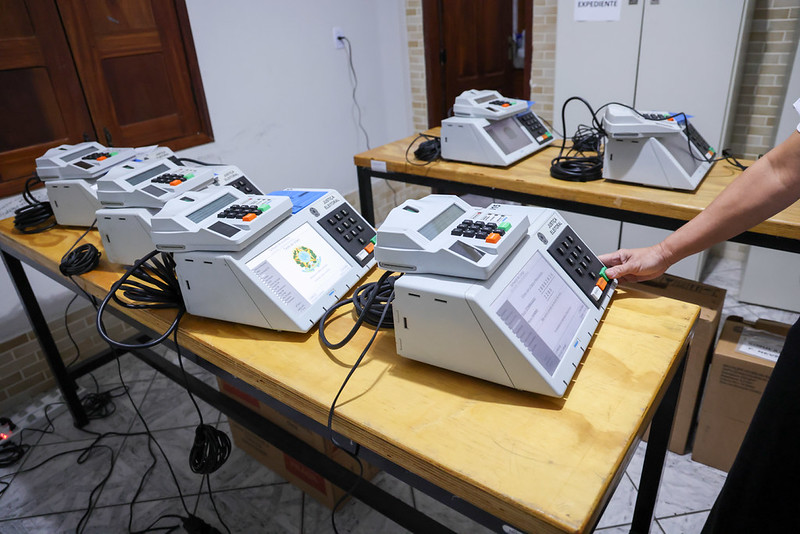 92% dos eleitores rejeitam uso de deepfake contra adversários políticos | Em alta na política - 