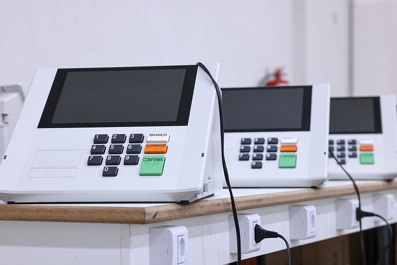 Empresários, advogados e deputados são as profissões com mais candidatos | Em alta na política - 