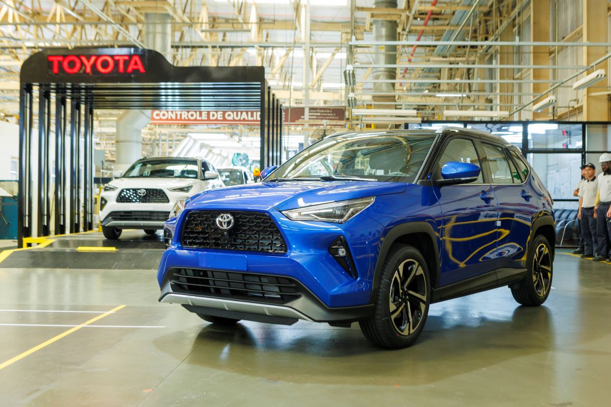Começa a produção do SUV Yaris Cross no Brasil - Multieixos com Renato Ferraz - 