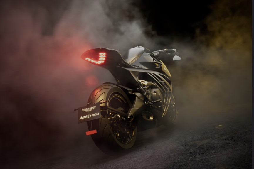 Aston Martin lança sua 1ª moto de rua - Multieixos com Renato Ferraz - 