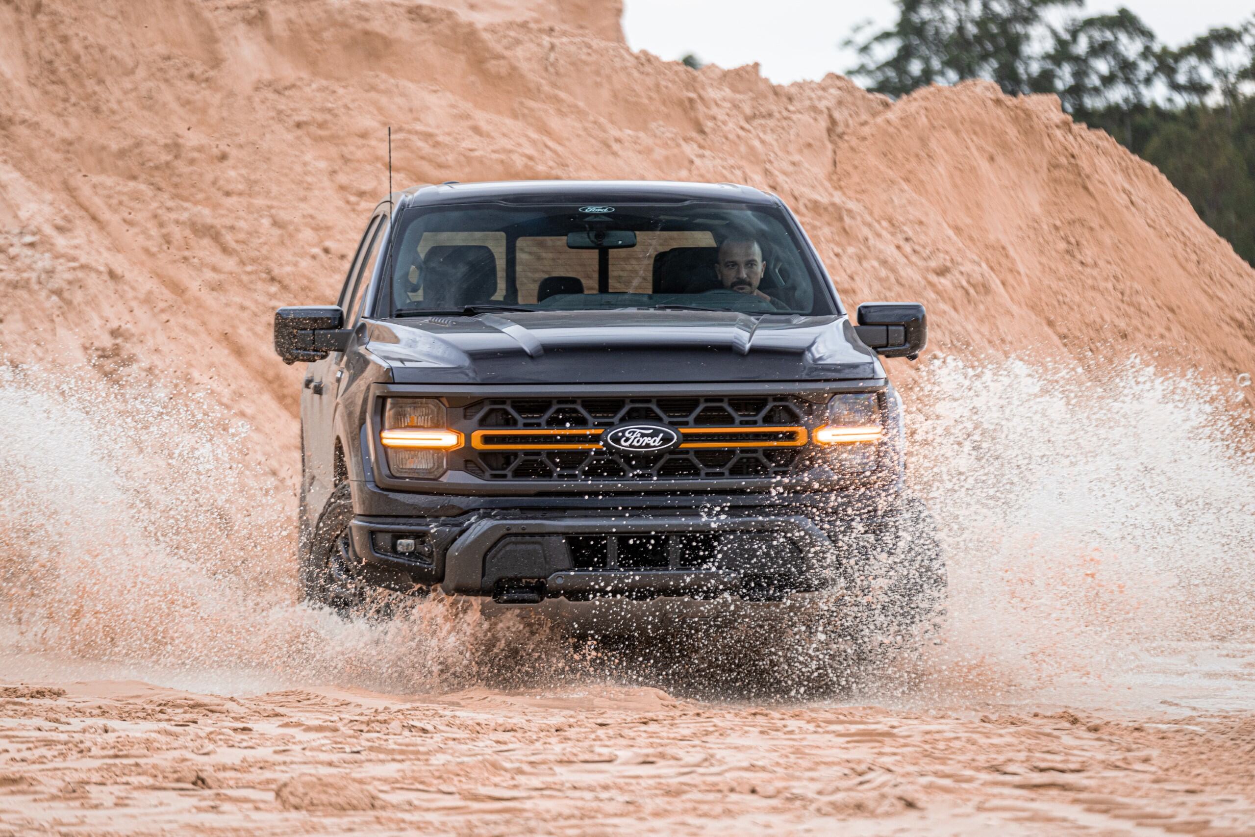 Ford derruba preços do Territory, Maverick e F-150 