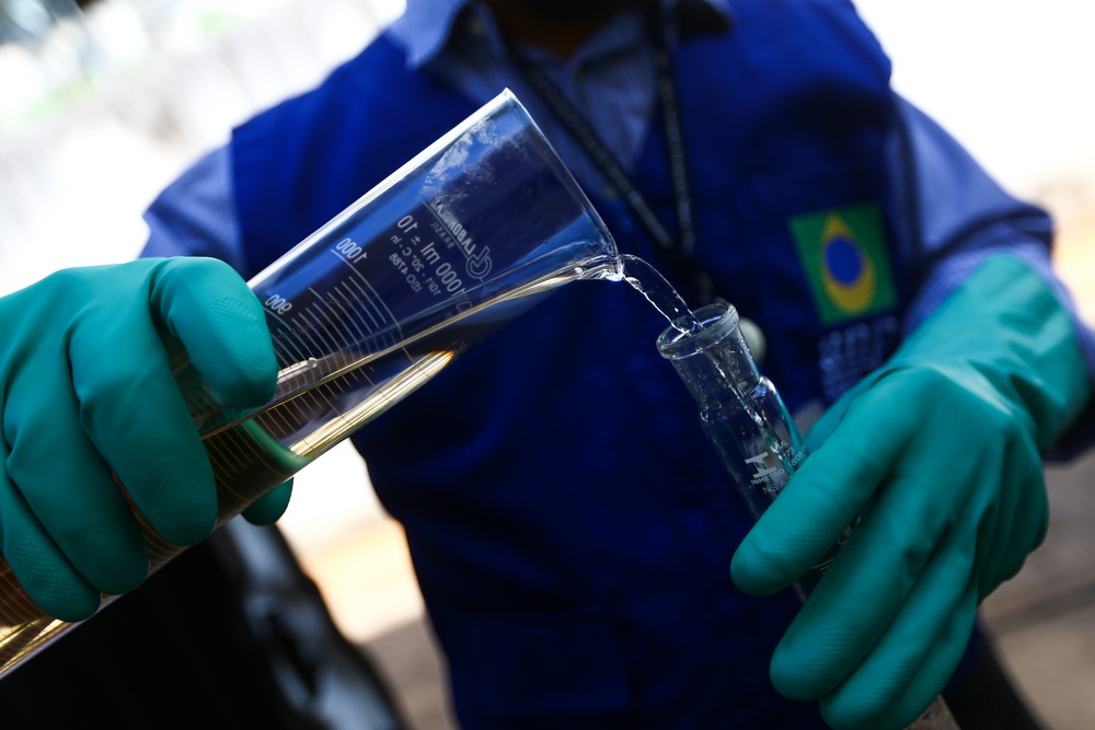 Mais etanol na gasolina: o que muda para o motor? - 