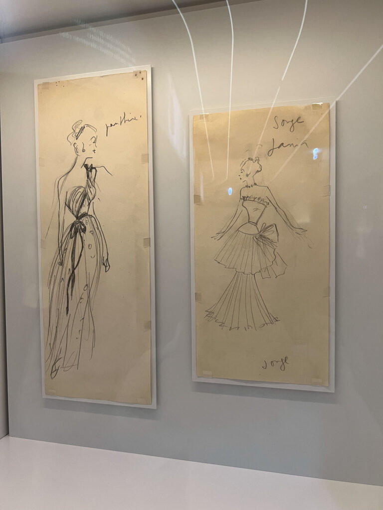 Desenhos de Christian Dior