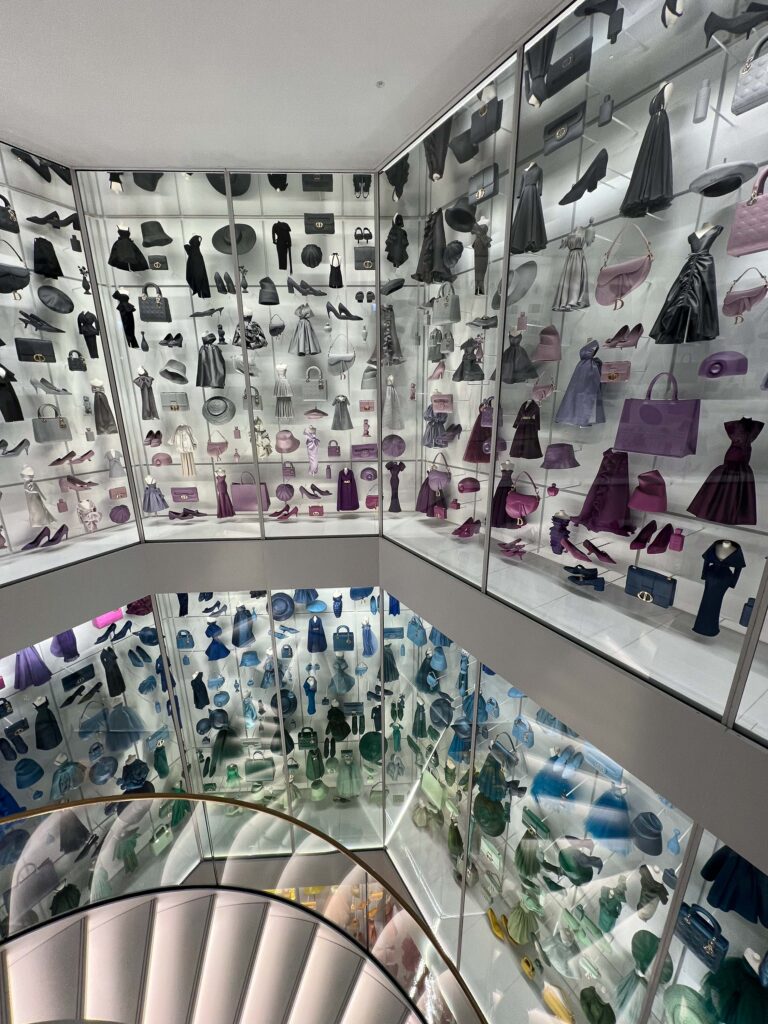 Escadaria da Galeria Dior