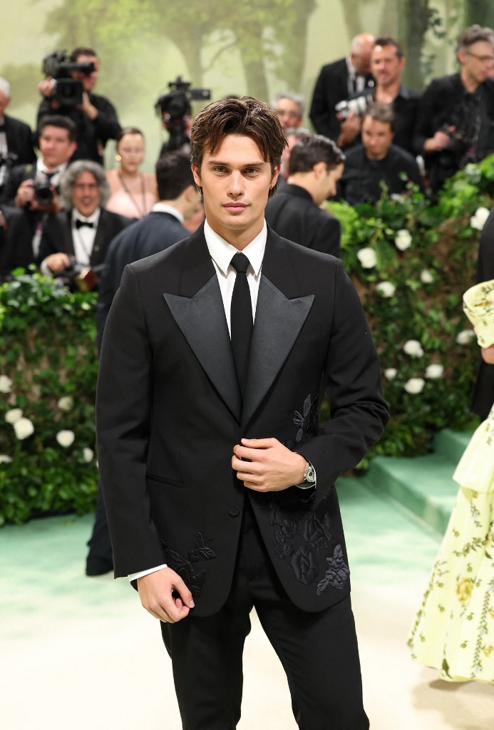 Nicholas Galitzine no MET Gala 2024