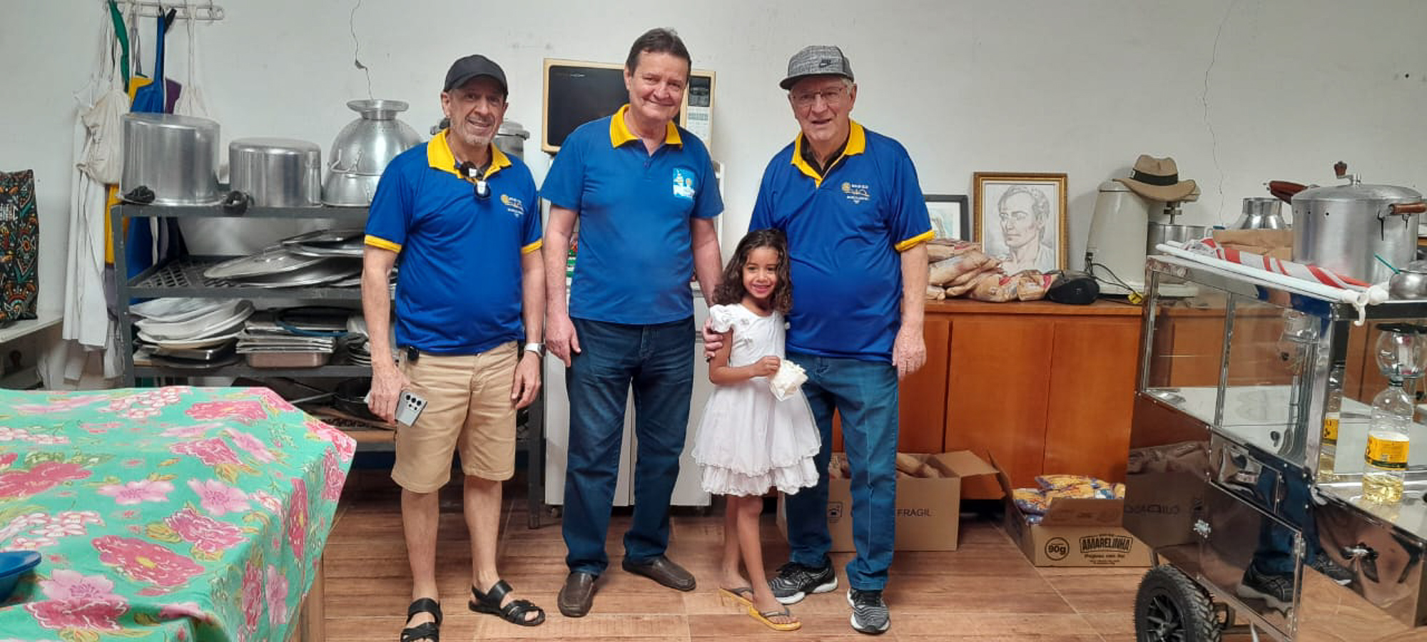 Rotary Club doa seis meses de alimentação para obra assistencial