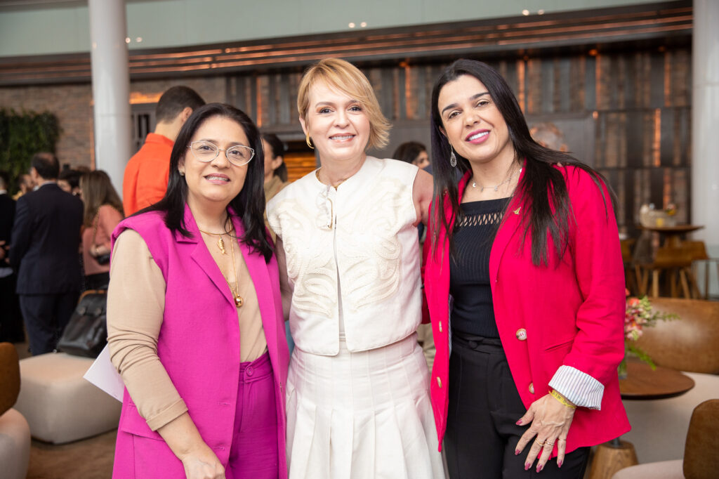 Janaina Megda, Marcia Neri e a secretária da Mulher, Giselle Ferreira | Foto: Mariana Campos