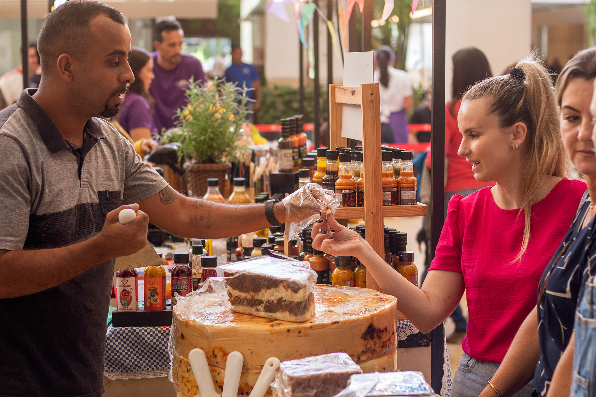 Exposições, feiras e peças teatrais fazem parte da programação da semana na capital - 