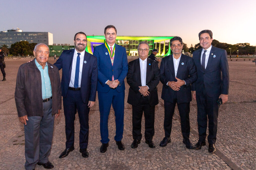 Athayde Passos da Hora, Alexandre Patury, José Aparecido Freire, Bernardo Peixoto, Valcides Araújo e Mauro Oliveira