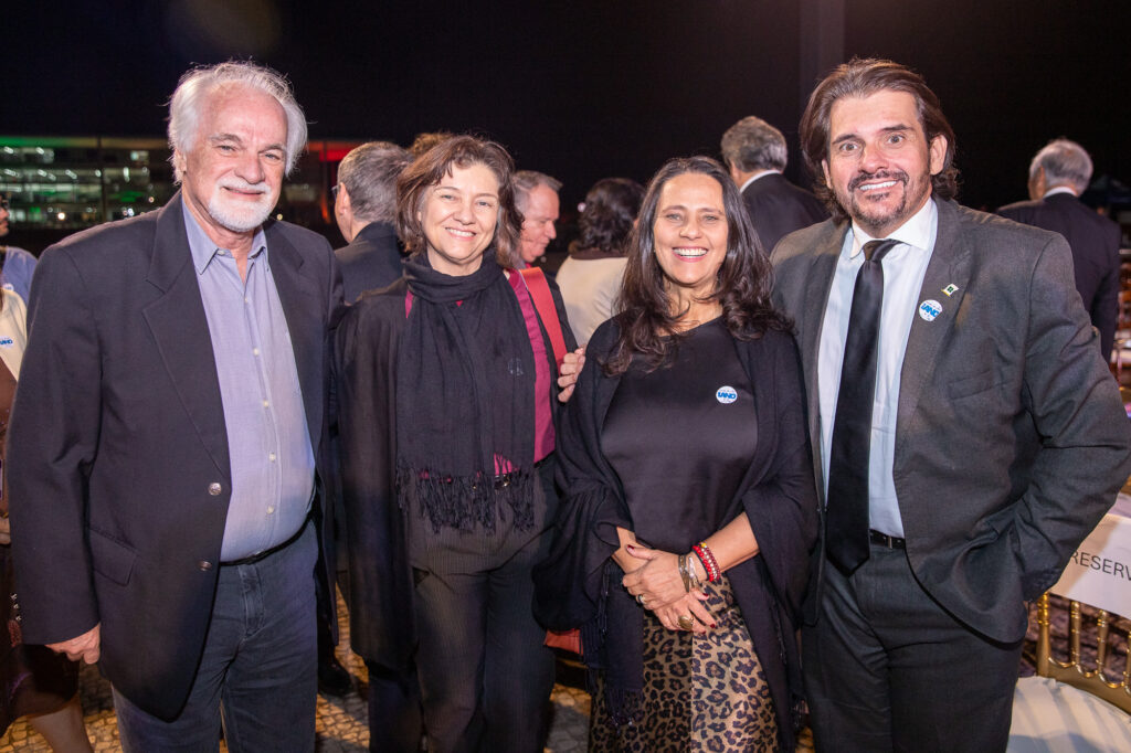 Danilo Barbosa, Eneida Figueiredo, Alessandra Pinheiro e o superintendente do Arquivo Público do DF, Adalberto Scigliano
