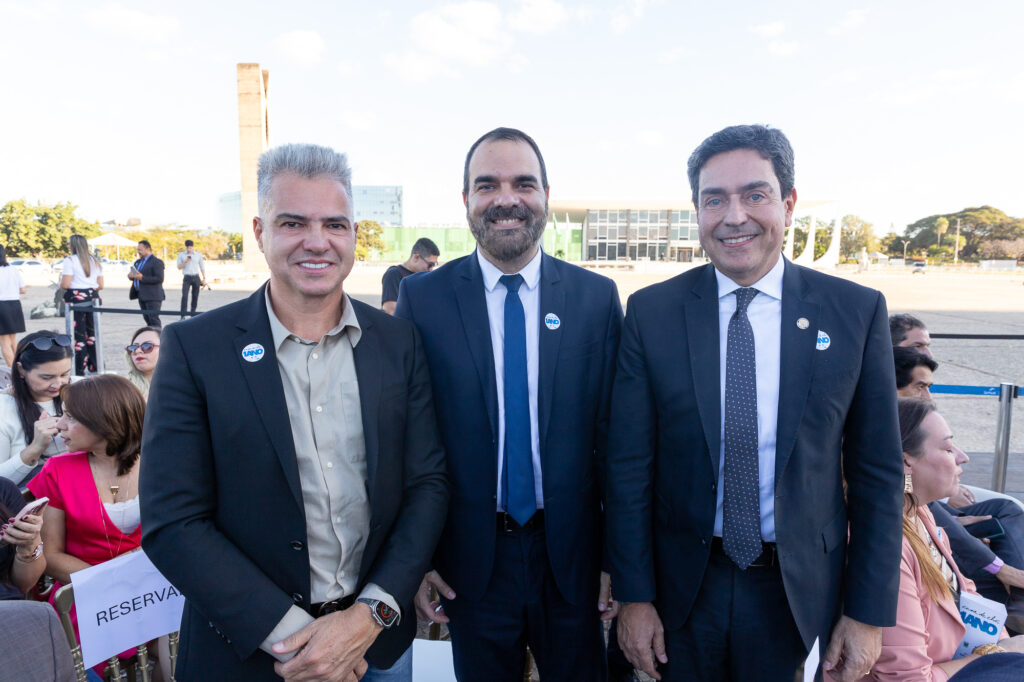 O presidente da Agenciauto José Rodrigues Neto, o Secretário Executivo de Segurança Pública do DF Alexandre Patury e o chefe de gabinete da Secretaria de Saúde Mauro Oliveira