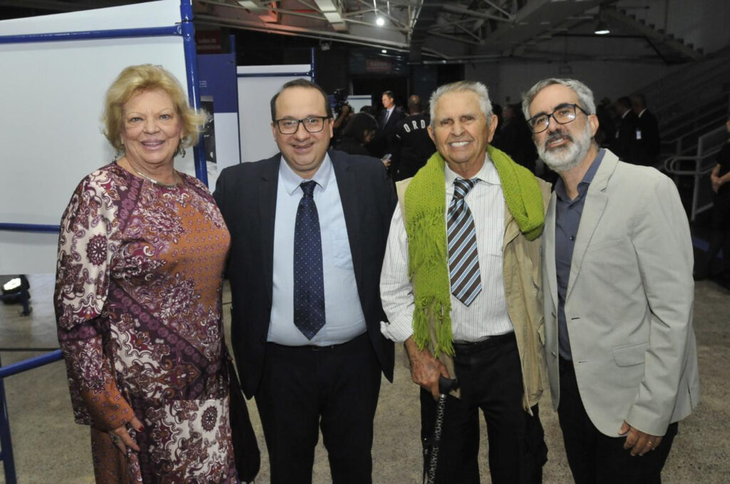 Liana Sabo, Leonardo Moisés, Adirson Vasconcelos e Tagore Alegria
