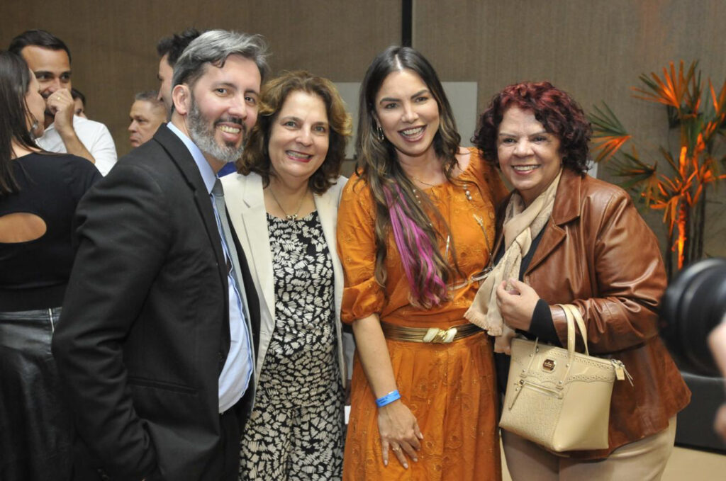 Leandro Grass, Márcia Abrahão, Paula Belmonte e Dioney Brito