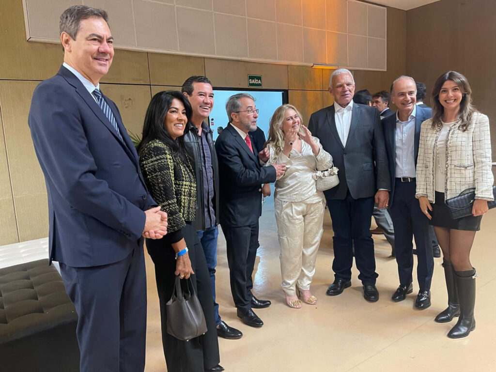 José Aparecido, Cleber e Adriana Lopes, Guilherme e Glaucia Machado, José Humberto, Osório Neto e Adriana