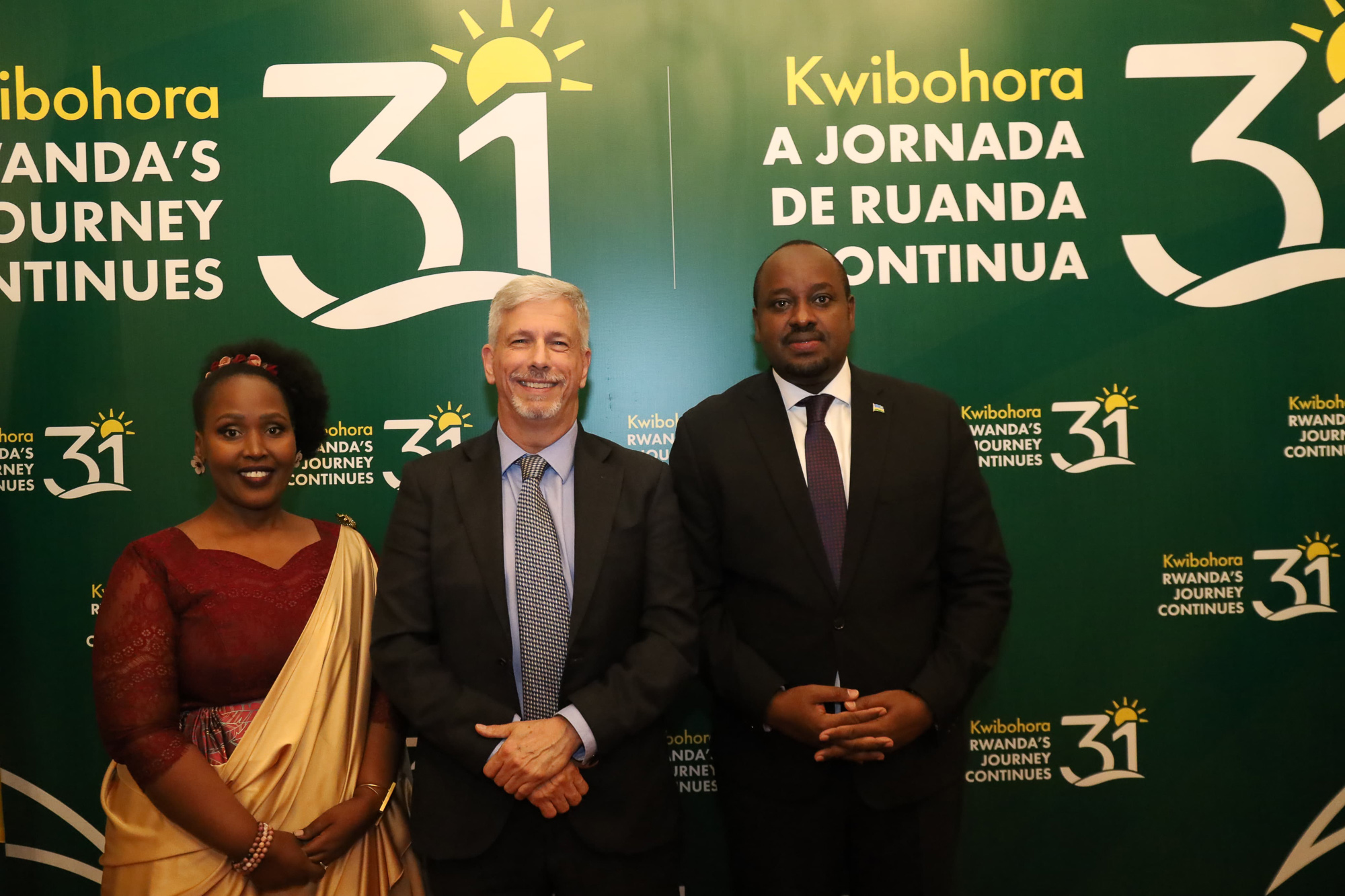 Annet Baingana, embaixatriz de Ruanda; Laudemar Gonçalves, embaixador do Ministério das Relações Exteriores do Brasil; Lawrence Manzi, embaixador de Ruanda | Foto: Arquivo pessoal
