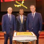 O diretor do Departamento de Oriente Médio no Ministério das Relações Exteriores embaixador Clélio Crippa, o embaixador de Angola Manoel Bravo e o ministro da Agricultura e Pecuária Carlos Fávaro | Foto: Mariana Campos