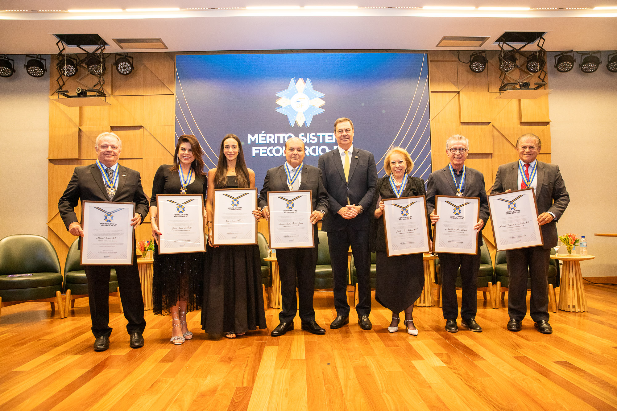 Primeira edição do Mérito Fecomércio-DF agracia empresários e autoridades