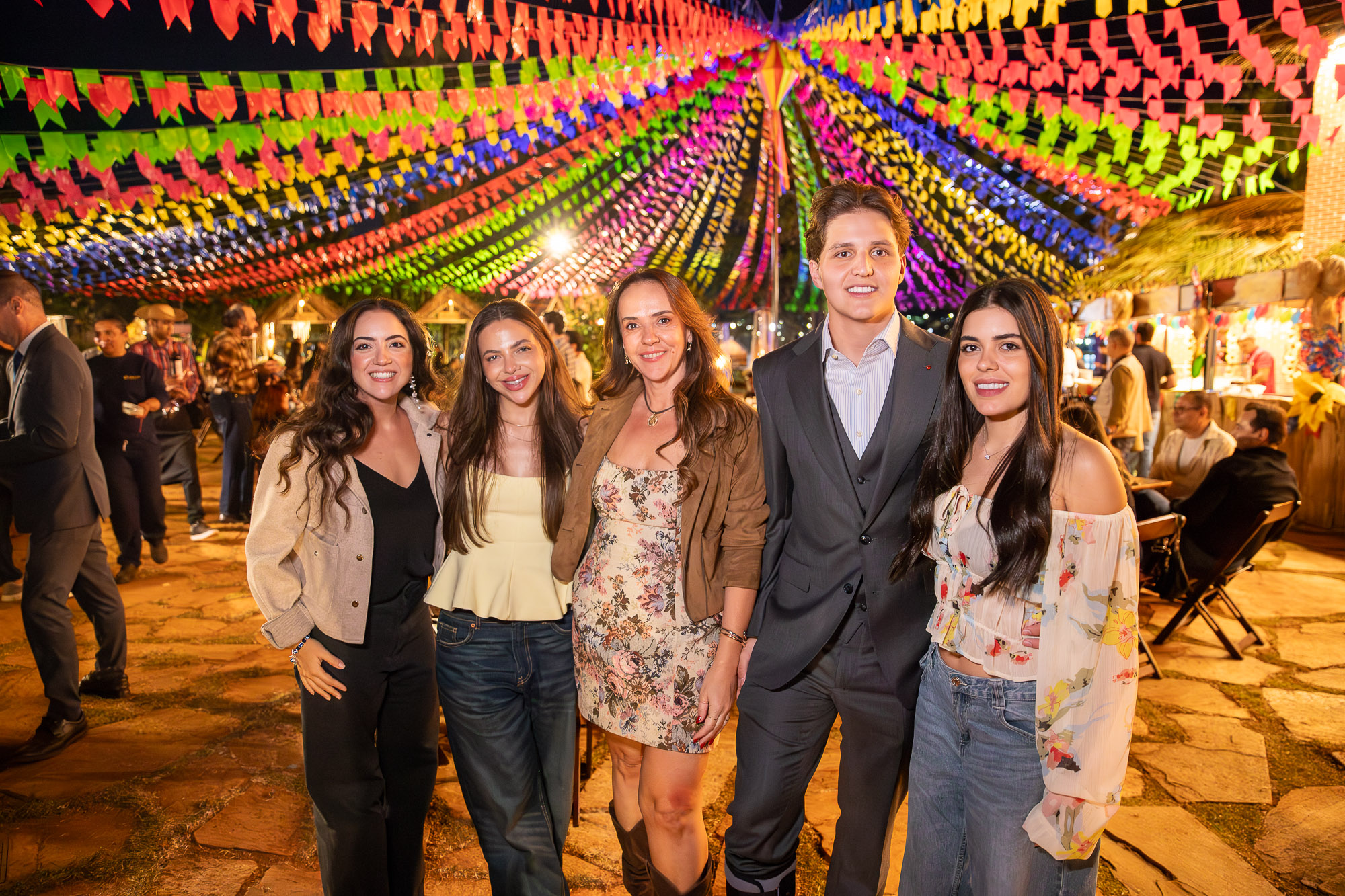 Festa junina do Pontão reuniu música, gastronomia e vista para o lago em evento solidário