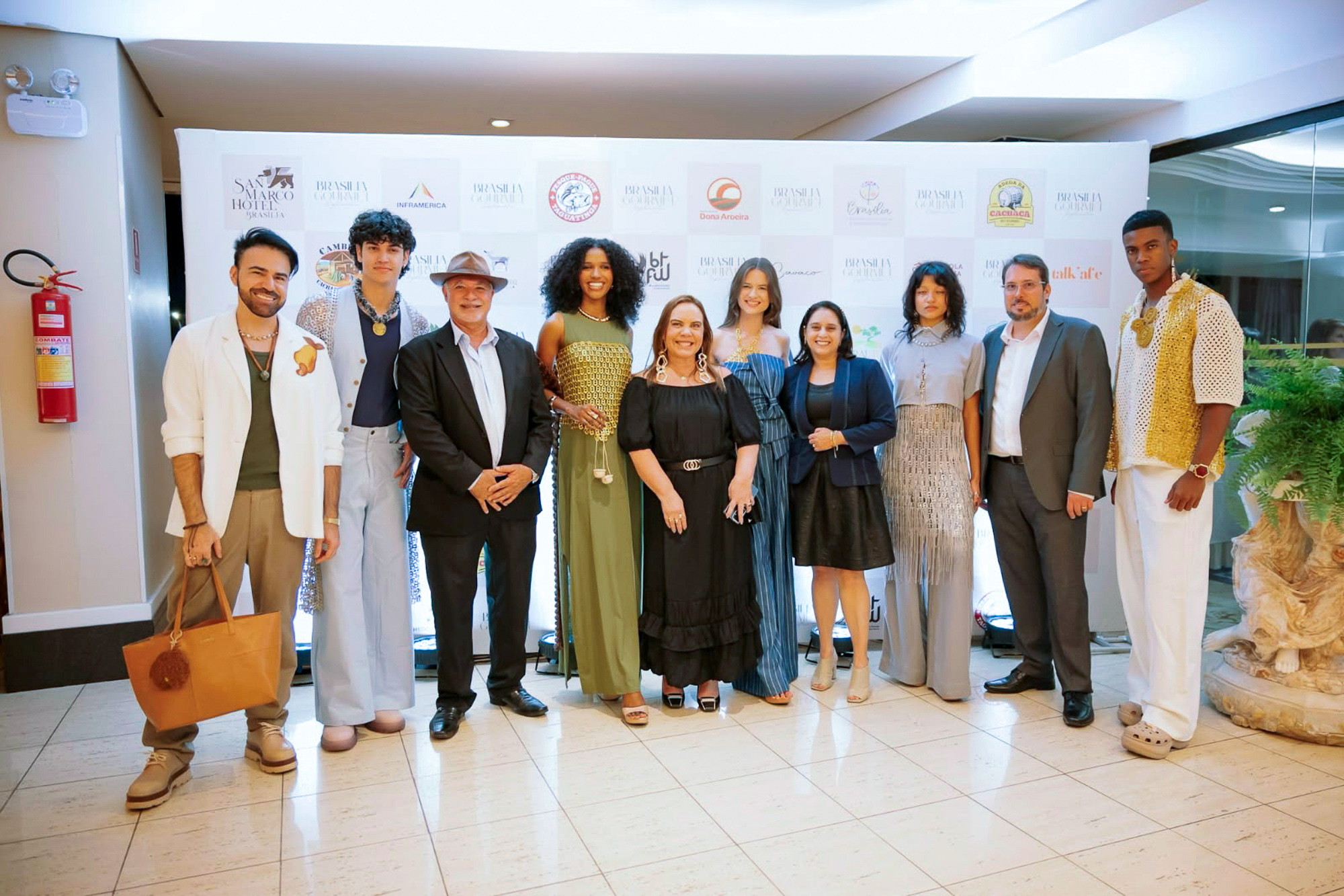 Preview do Brasília Trends Fashion Week leva moda brasiliense a diplomatas - Viva Brasília - 